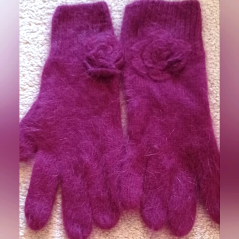 Wool wine coloured gloves (NEW)